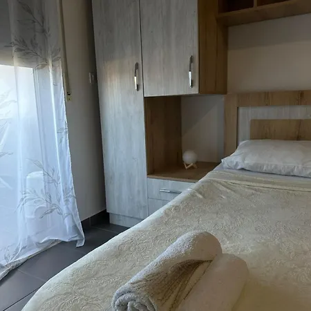 Dushku Apartment Golem (Tirana)